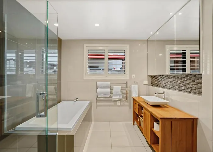 Infinity Outlook | Views, Fireplace & Bbq Holiday home