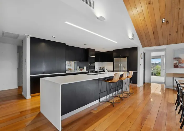 Infinity Outlook | Views, Fireplace & Bbq