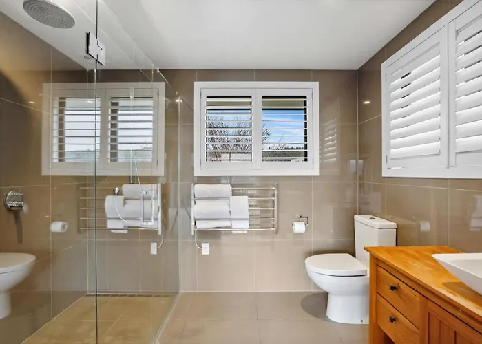 Infinity Outlook | Views, Fireplace & Bbq Holiday home *