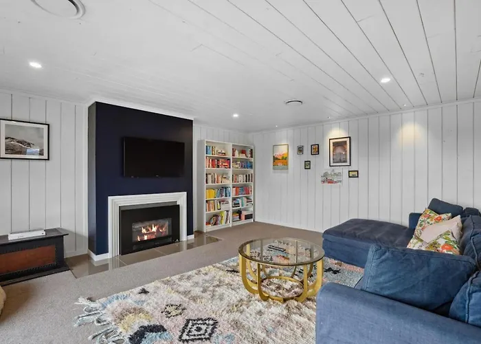 Infinity Outlook | Views, Fireplace & Bbq *