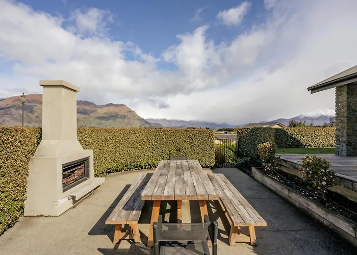 Infinity Outlook | Views, Fireplace & Bbq Holiday home